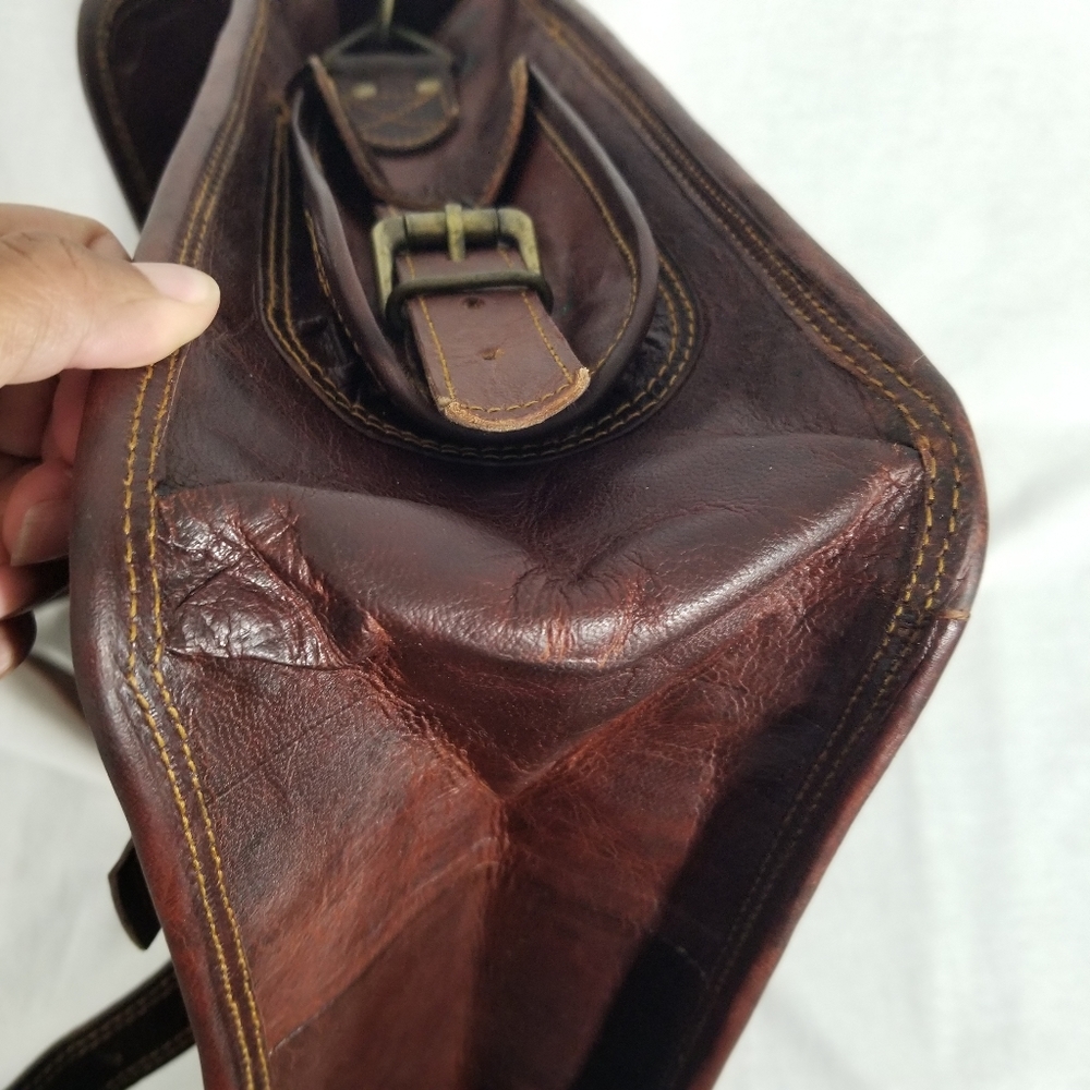 100% Genuine Leather Messenger style briefcase Coated Waxed Leather - Picture 6 of 17